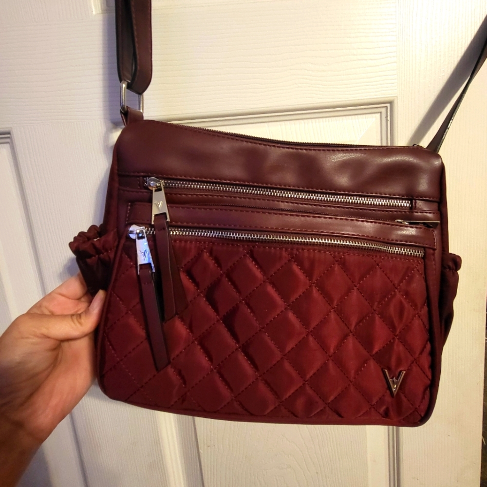 Vanessa Williams purse